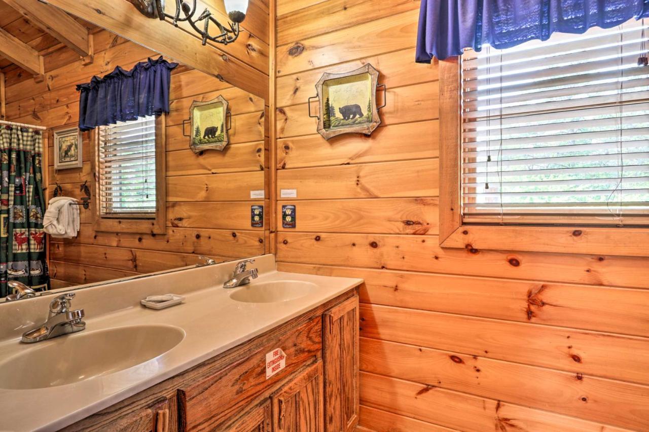 Pigeon Forge Getaway With Covered Patio And Hot Tub! ภายนอก รูปภาพ