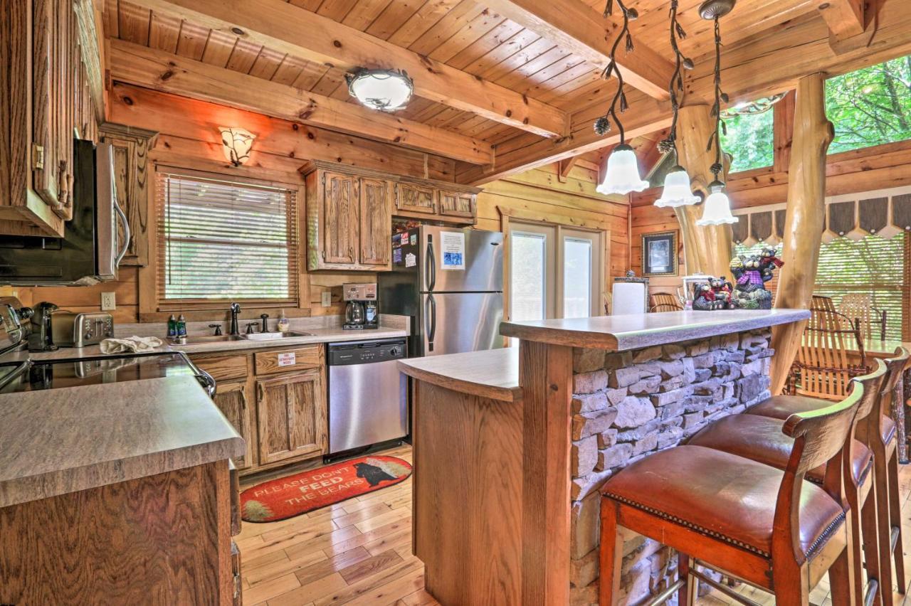Pigeon Forge Getaway With Covered Patio And Hot Tub! ภายนอก รูปภาพ