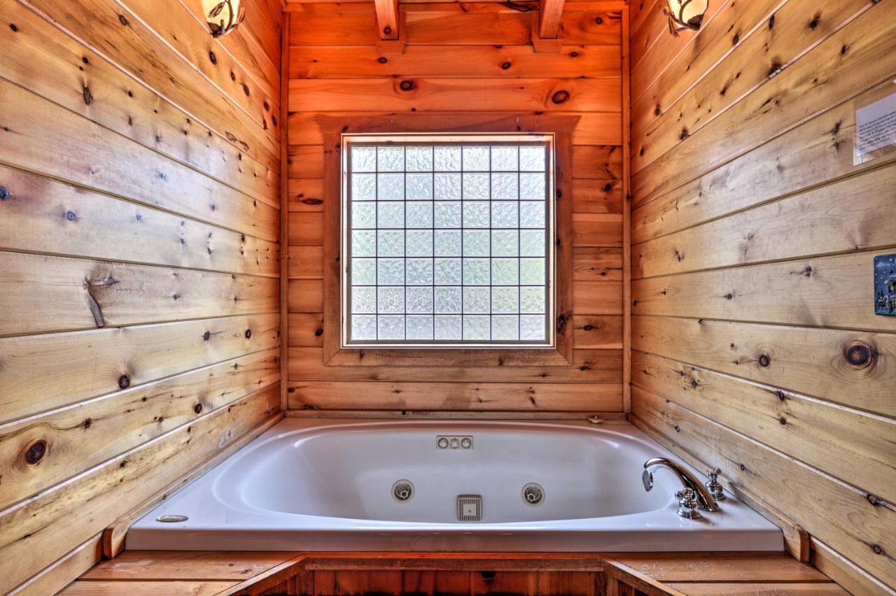 Pigeon Forge Getaway With Covered Patio And Hot Tub! ภายนอก รูปภาพ