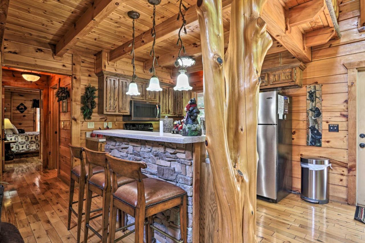 Pigeon Forge Getaway With Covered Patio And Hot Tub! ภายนอก รูปภาพ